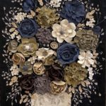 Bouquet - Fleurs en tissu et peinture acrylique sur tenture lin 64 x 85 cm